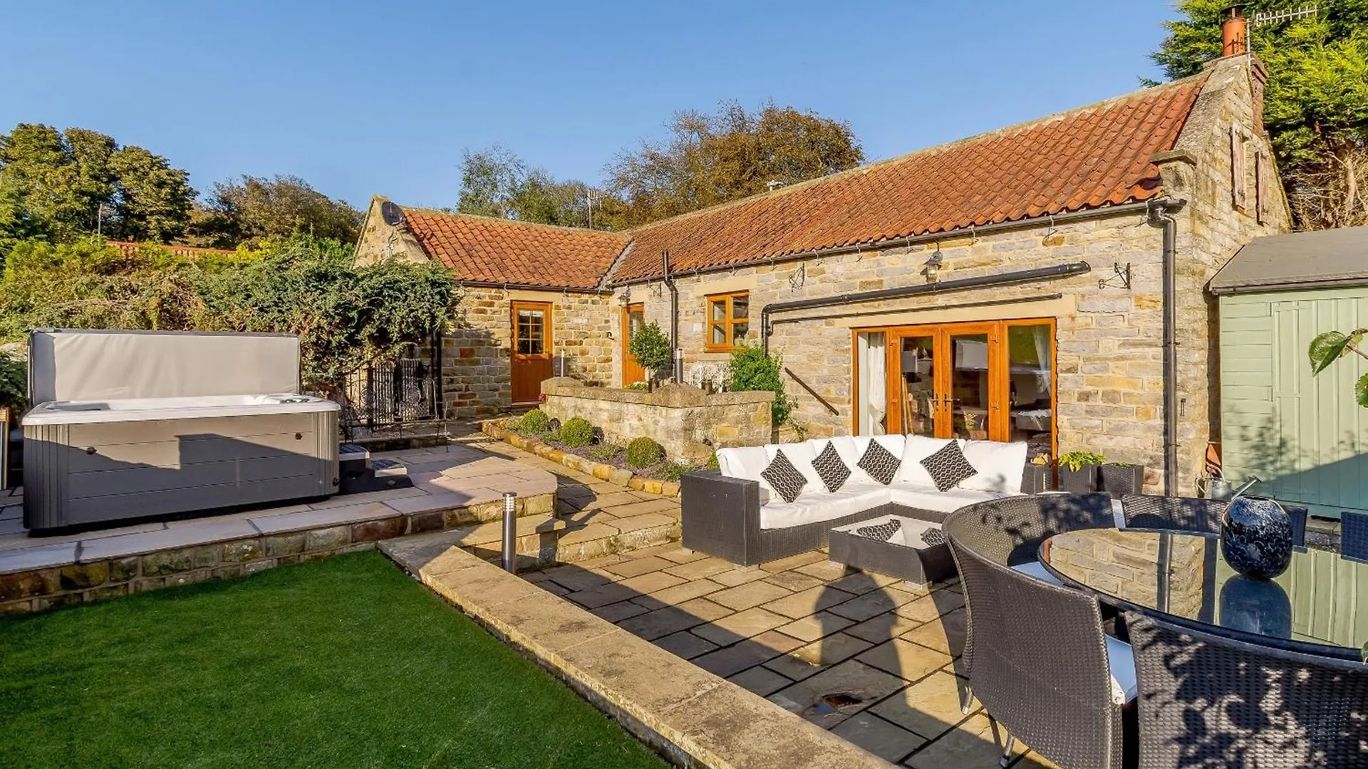 The Old Barn Villa Cloughton